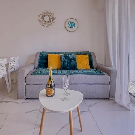 Appartamento Le Versailles Standing Presta *