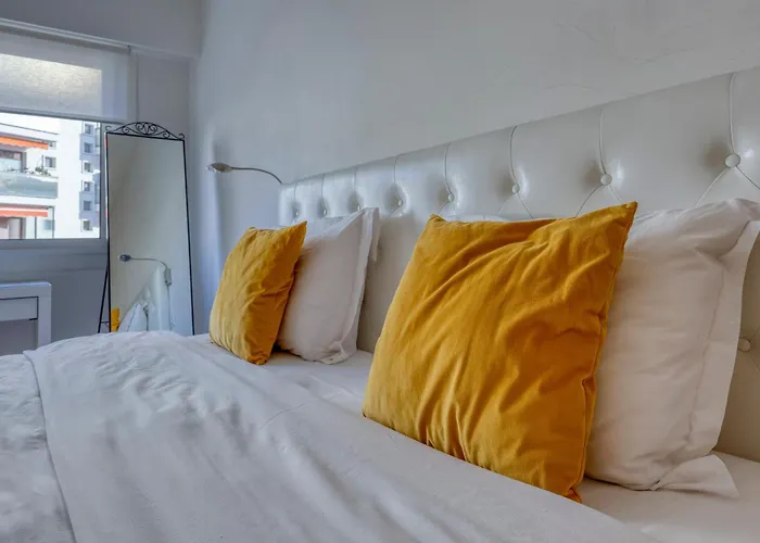 Le Versailles Standing Presta