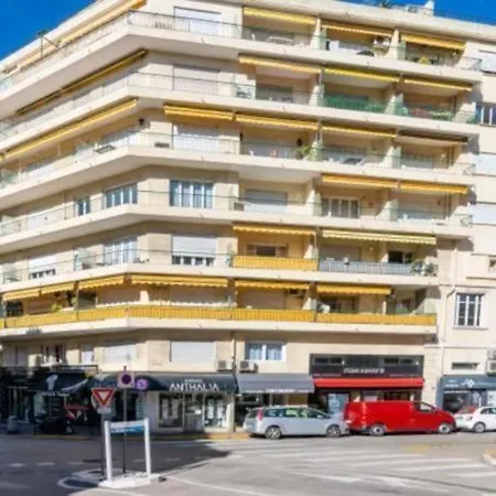 Le Versailles Standing Presta * Cannes