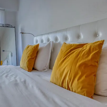 Le Versailles Standing Presta