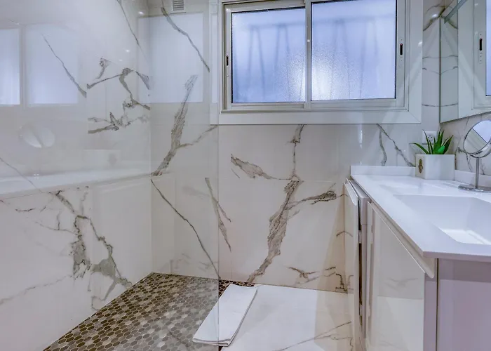 Le Versailles Standing Presta